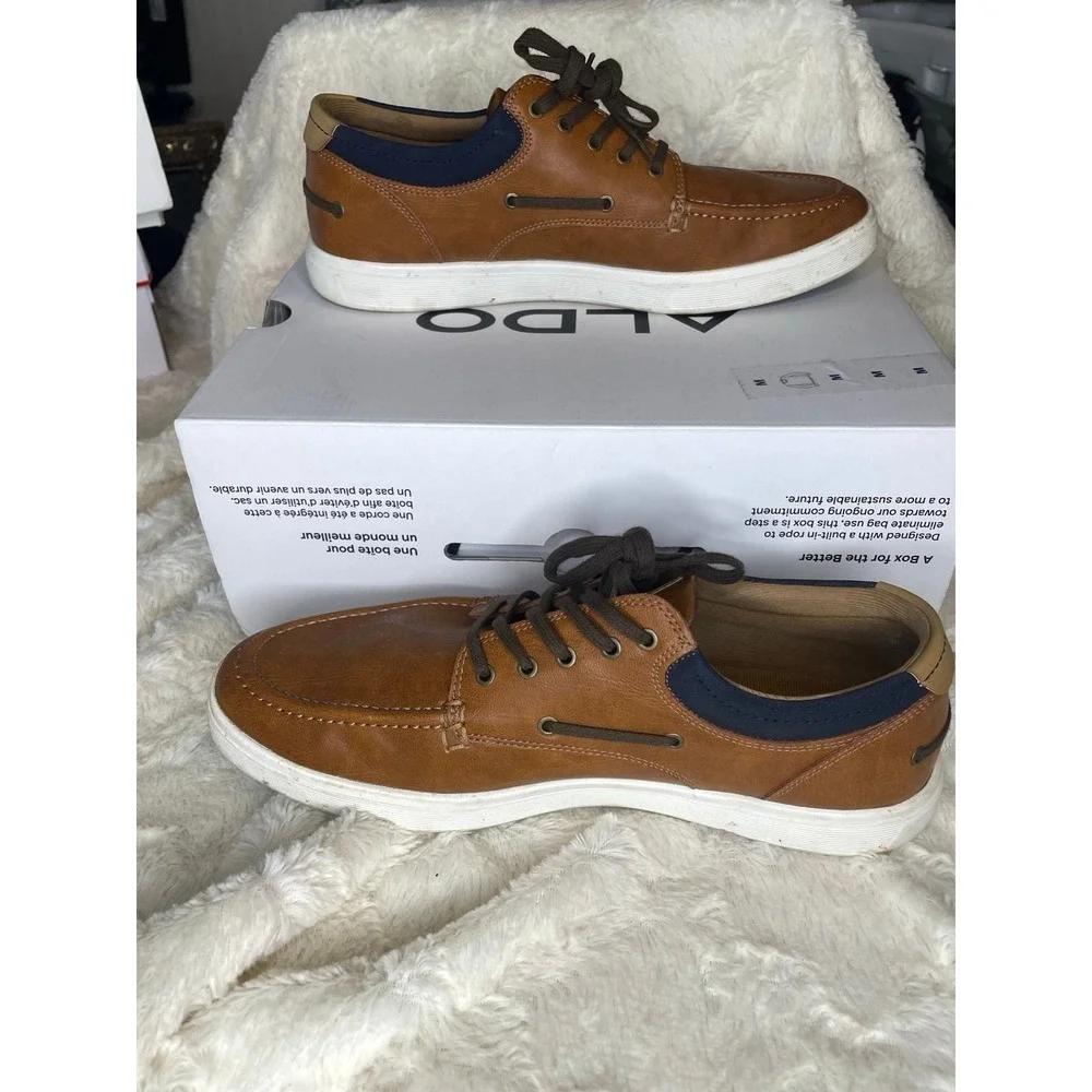 Aldo Low top sneaker size 10
